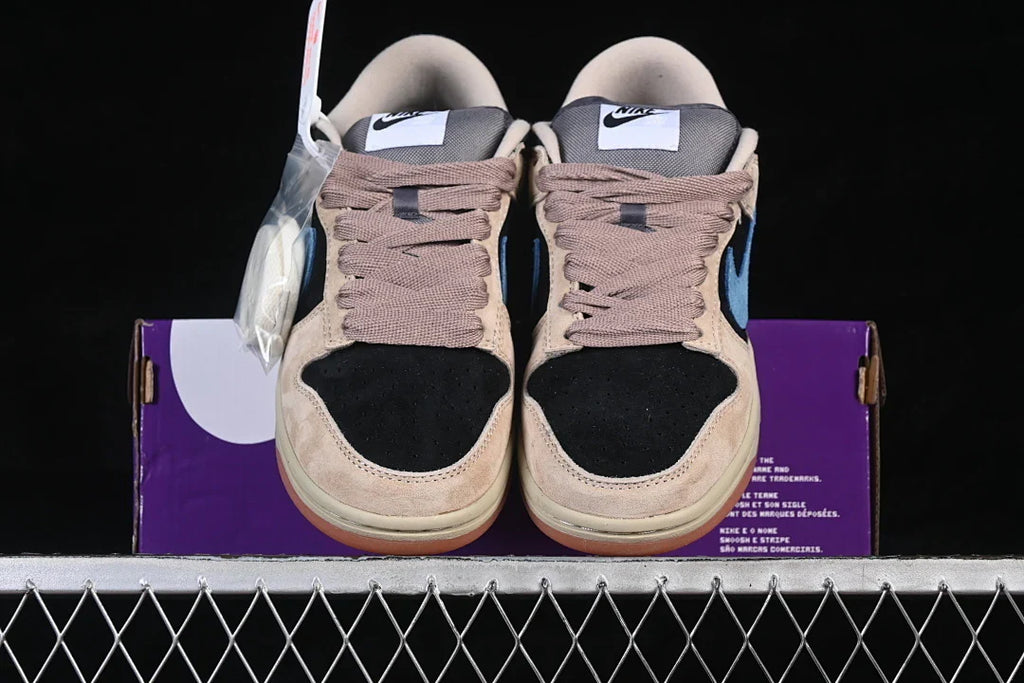 Nike SB Dunk Low "Reinaissance"