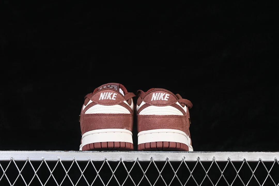 Nike SB Dunk Low "Red Sepia"