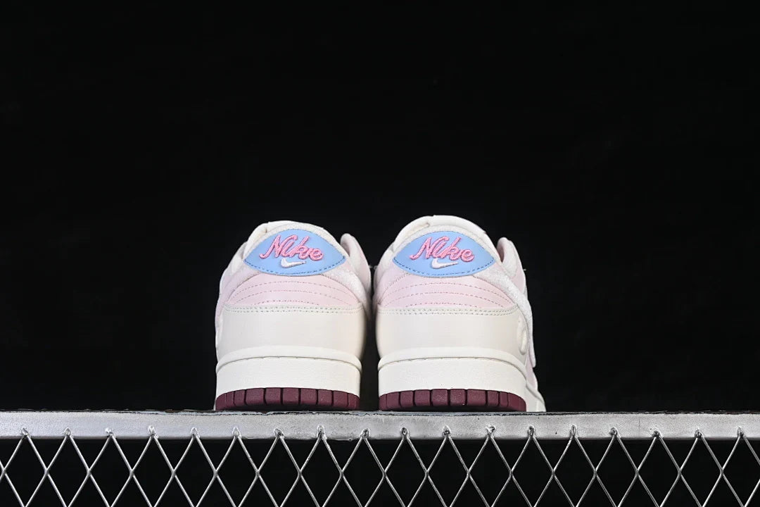 Nike SB Dunk Low "Love"