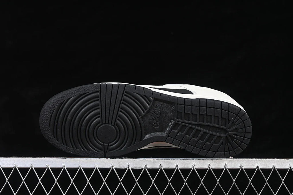 Nike SB Dunk Low "Reverse Panda"