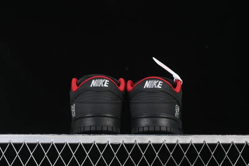 Nike SB Dunk X Supreme 94