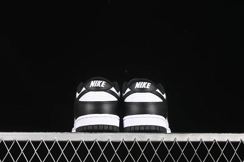 Nike SB Dunk Low "Panda"