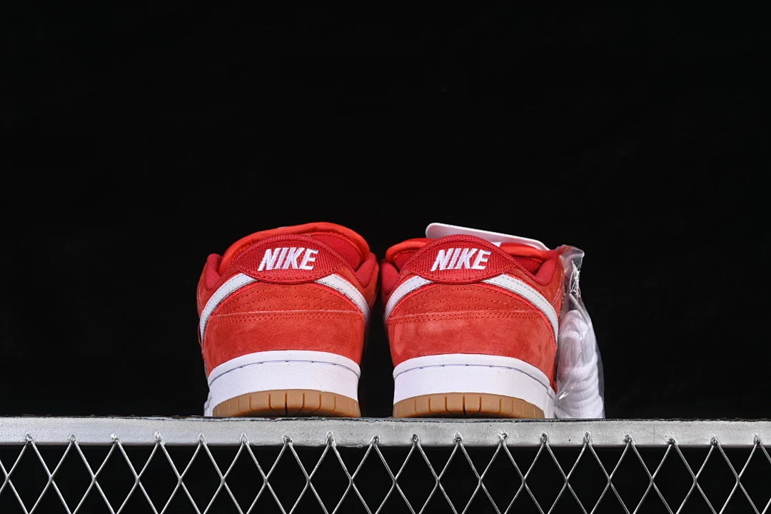 Nike SB Dunk Low "University Red/Gum"