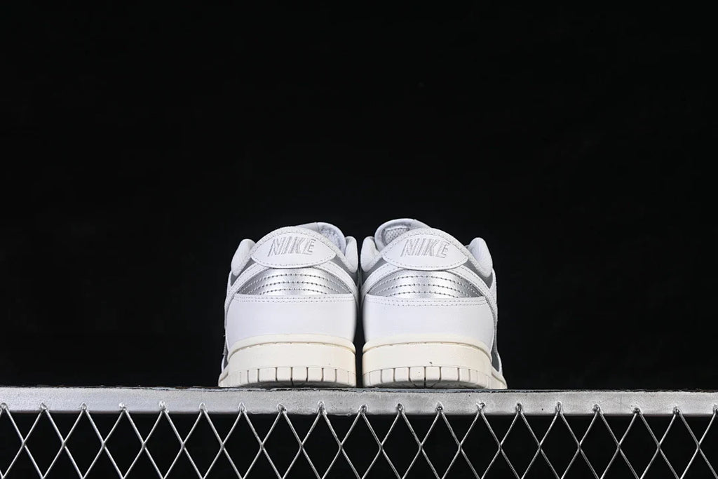 Nike SB Dunk Low "White Metallic"