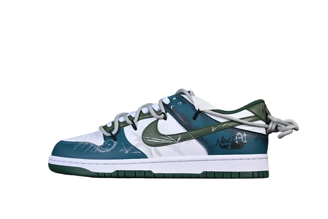 Nike SB Dunk Low "Fly Streetwear"