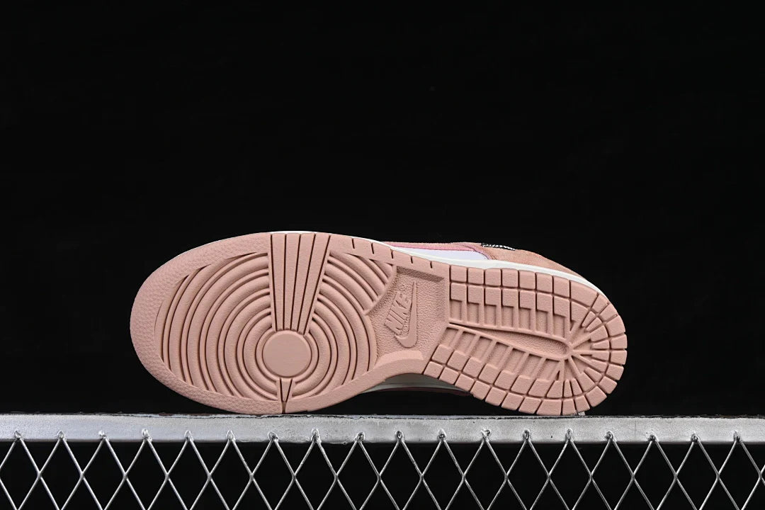 Nike SB Dunk Low "Mini Swoosh - Rose Whisper"